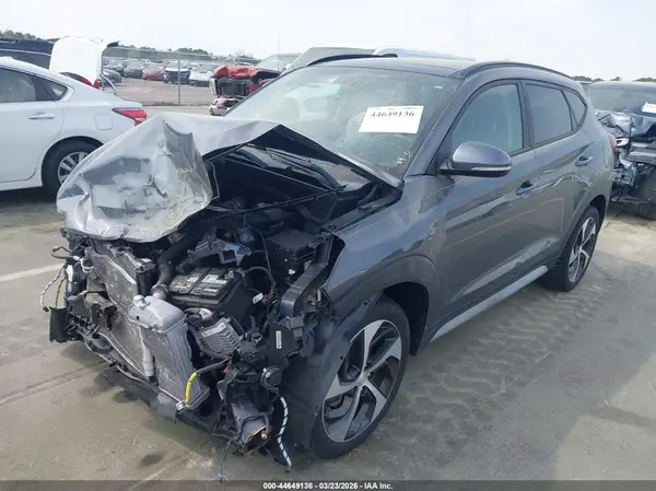 KM8J33A28JU707544 2018 HYUNDAI TUCSON - Image 2