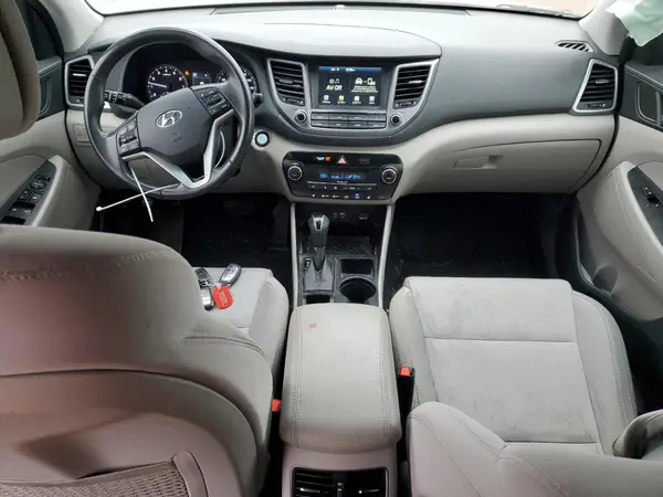 KM8J33A28JU748241 2018 HYUNDAI TUCSON - Image 8