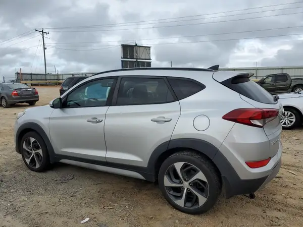 KM8J33A28JU749938 2018 HYUNDAI TUCSON - Image 2