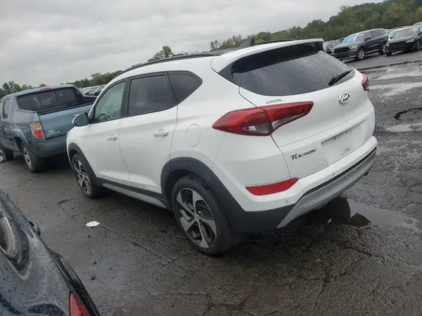 KM8J33A28JU775133 2018 HYUNDAI TUCSON - Image 2