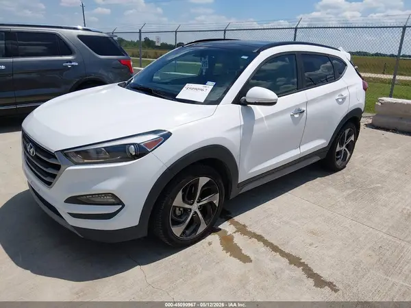 KM8J33A28JU778453 2018 HYUNDAI TUCSON - Image 2