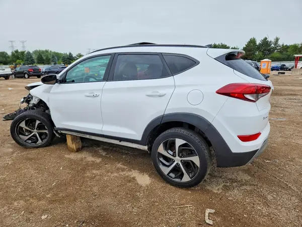 KM8J33A28JU779876 2018 HYUNDAI TUCSON - Image 2