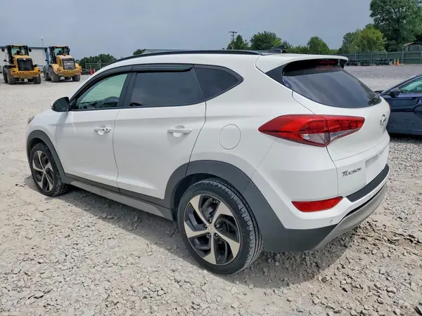 KM8J33A28JU783717 2018 HYUNDAI TUCSON - Image 2