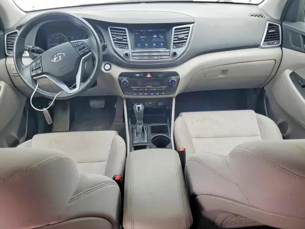 KM8J33A28JU783717 2018 HYUNDAI TUCSON - Image 8