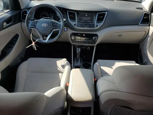 KM8J33A28JU800922 2018 HYUNDAI TUCSON - Image 8