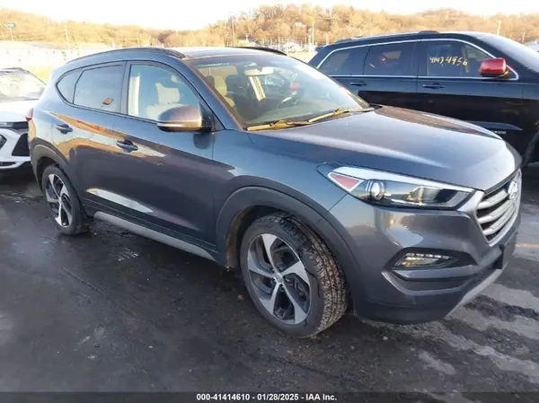 KM8J33A28JU801083 2018 HYUNDAI TUCSON - Image 1