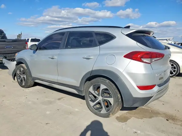 KM8J33A28JU804176 2018 HYUNDAI TUCSON - Image 2