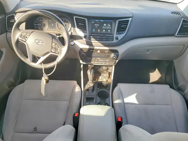 KM8J33A28JU804176 2018 HYUNDAI TUCSON - Image 8