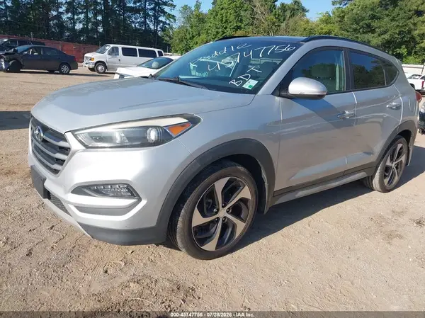 KM8J33A28JU804212 2018 HYUNDAI TUCSON - Image 2