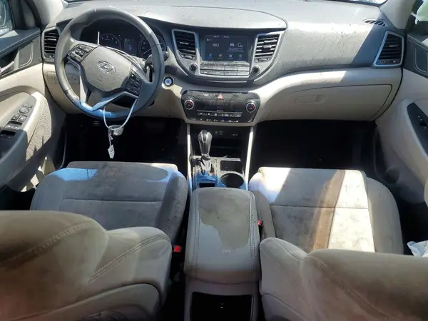 KM8J33A28JU821270 2018 HYUNDAI TUCSON - Image 8