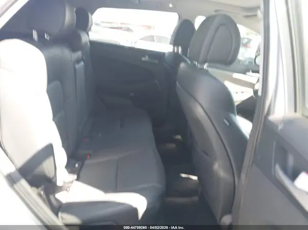 KM8J33A28JU822516 2018 HYUNDAI TUCSON - Image 8