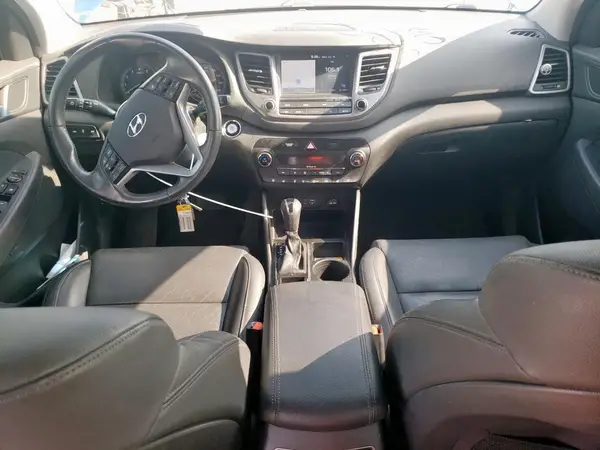 KM8J33A28JU833855 2018 HYUNDAI TUCSON - Image 8