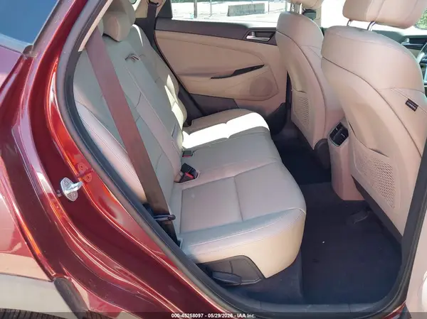 KM8J33A29GU025586 2016 HYUNDAI TUCSON - Image 8