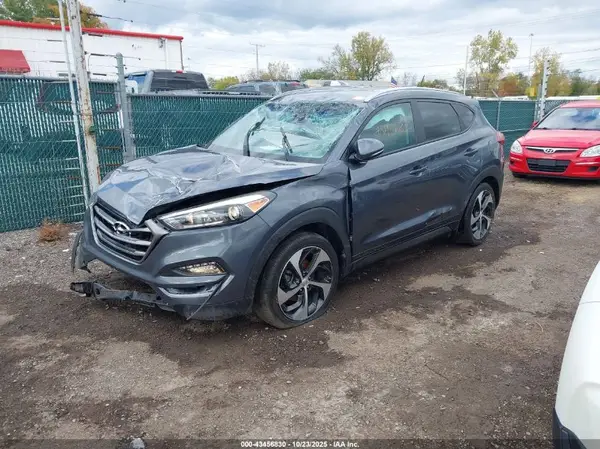 KM8J33A29GU034420 2016 HYUNDAI TUCSON - Image 2