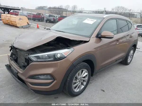KM8J33A29GU051136 2016 HYUNDAI TUCSON - Image 2