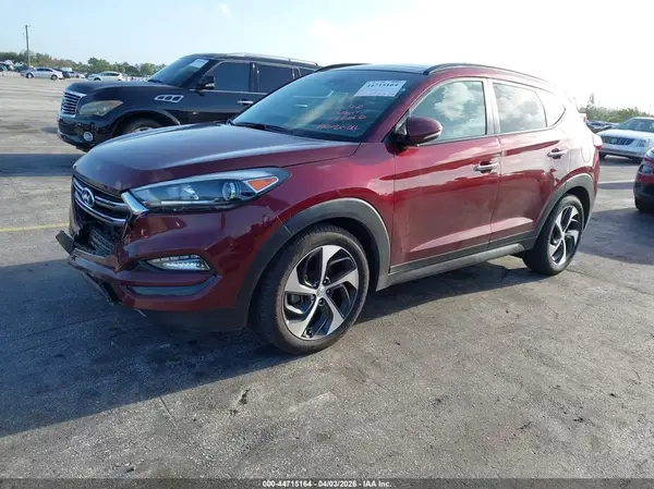 KM8J33A29GU138566 2016 HYUNDAI TUCSON - Image 2