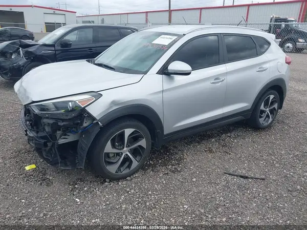 KM8J33A29GU145906 2016 HYUNDAI TUCSON - Image 2