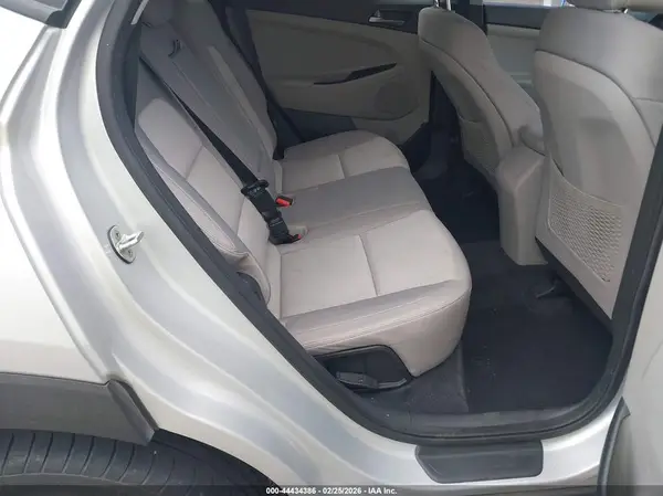 KM8J33A29GU145906 2016 HYUNDAI TUCSON - Image 8