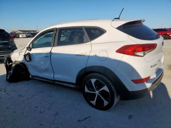 KM8J33A29GU161376 2016 HYUNDAI TUCSON - Image 2