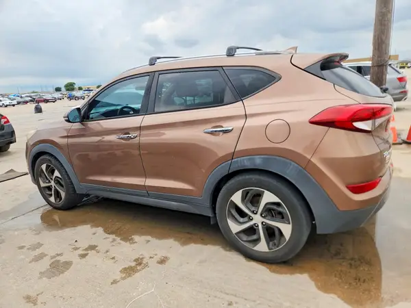 KM8J33A29GU175164 2016 HYUNDAI TUCSON - Image 2