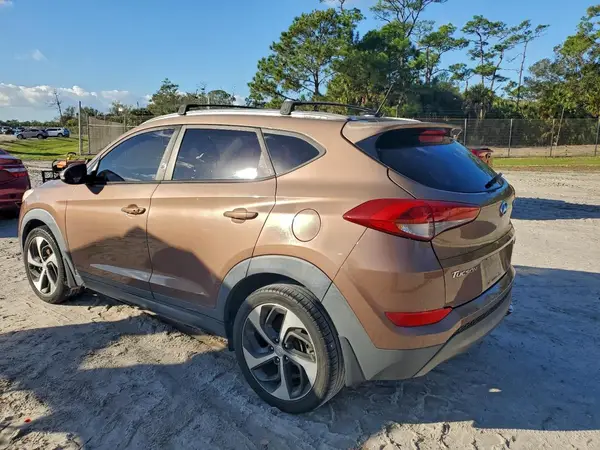 KM8J33A29GU196158 2016 HYUNDAI TUCSON - Image 2