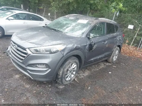 KM8J33A29GU198136 2016 HYUNDAI TUCSON - Image 2