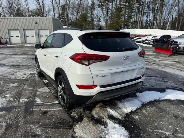 KM8J33A29GU204999 2016 HYUNDAI TUCSON - Image 2
