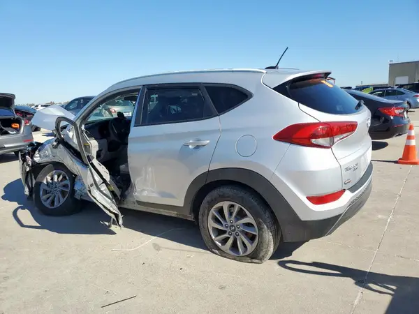 KM8J33A29GU233371 2016 HYUNDAI TUCSON - Image 2