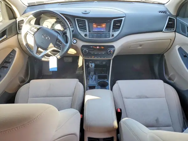 KM8J33A29HU289568 2017 HYUNDAI TUCSON - Image 8