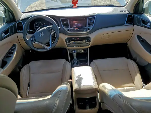 KM8J33A29HU302495 2017 HYUNDAI TUCSON - Image 8