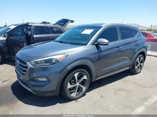 KM8J33A29HU312752 2017 HYUNDAI TUCSON - Image 2