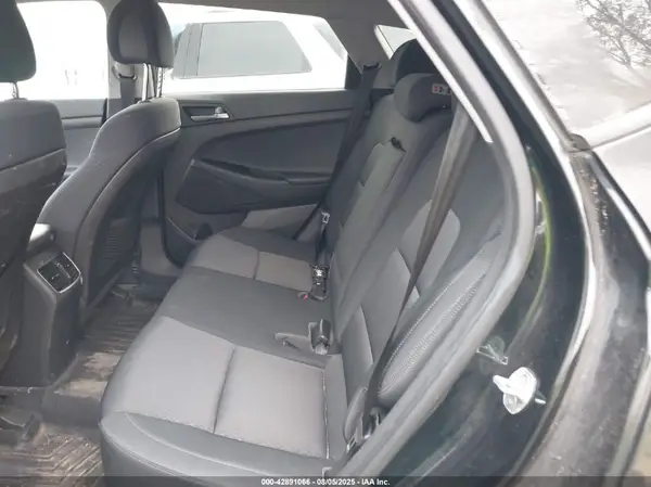 KM8J33A29HU317871 2017 HYUNDAI TUCSON - Image 8