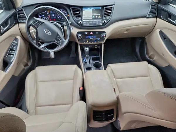 KM8J33A29HU321578 2017 HYUNDAI TUCSON - Image 8