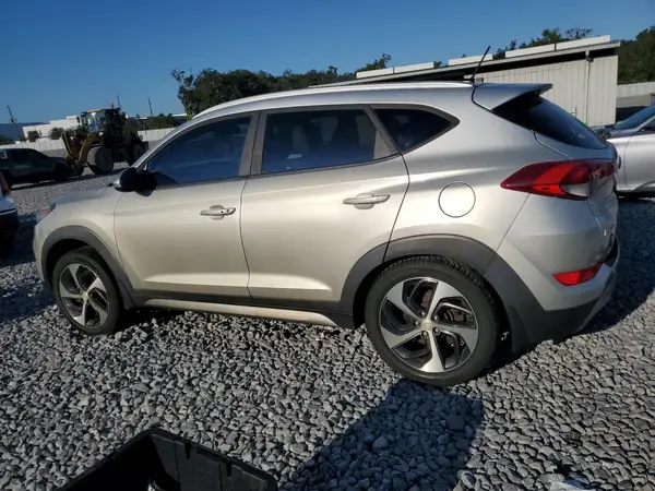KM8J33A29HU325419 2017 HYUNDAI TUCSON - Image 2