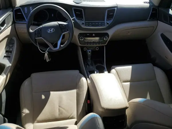 KM8J33A29HU343273 2017 HYUNDAI TUCSON - Image 8
