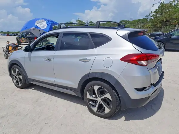 KM8J33A29HU346822 2017 HYUNDAI TUCSON - Image 2