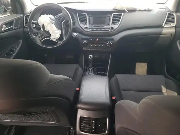 KM8J33A29HU349364 2017 HYUNDAI TUCSON - Image 8