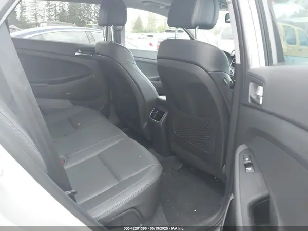 KM8J33A29HU351910 2017 HYUNDAI TUCSON - Image 8