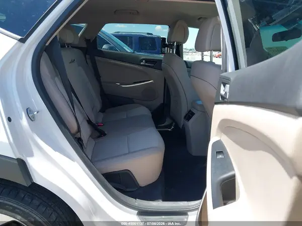 KM8J33A29HU353740 2017 HYUNDAI TUCSON - Image 8
