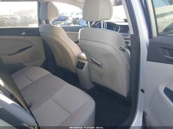 KM8J33A29HU355746 2017 HYUNDAI TUCSON - Image 8