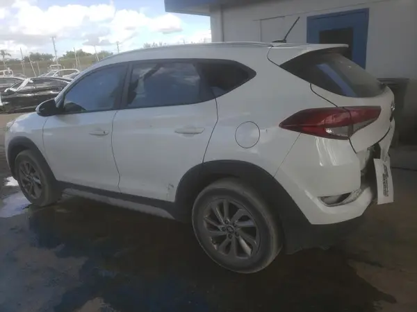 KM8J33A29HU356041 2017 HYUNDAI TUCSON - Image 2