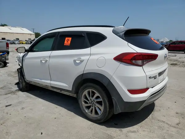 KM8J33A29HU358601 2017 HYUNDAI TUCSON - Image 2