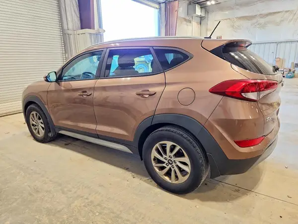KM8J33A29HU367556 2017 HYUNDAI TUCSON - Image 2