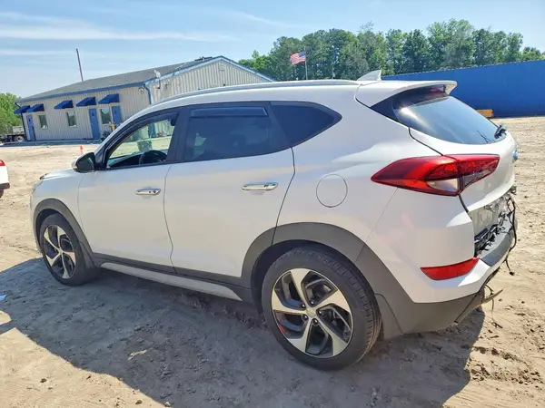 KM8J33A29HU369453 2017 HYUNDAI TUCSON - Image 2