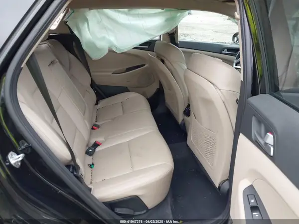 KM8J33A29HU369601 2017 HYUNDAI TUCSON - Image 8