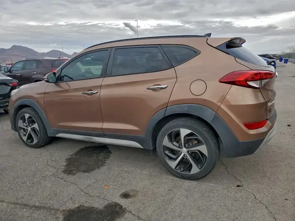 KM8J33A29HU371042 2017 HYUNDAI TUCSON - Image 2