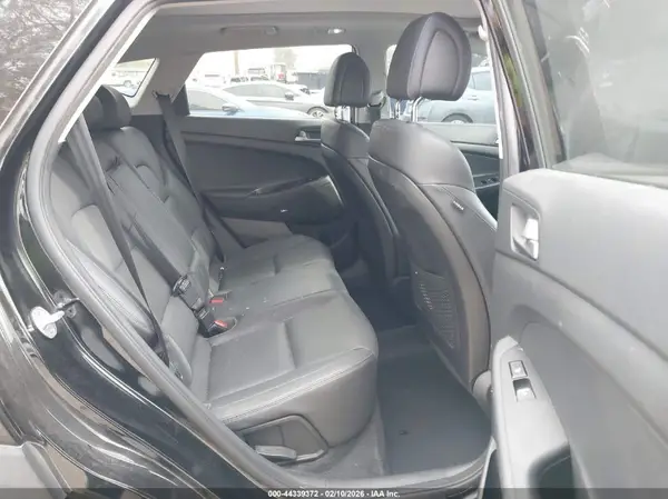 KM8J33A29HU371896 2017 HYUNDAI TUCSON - Image 8