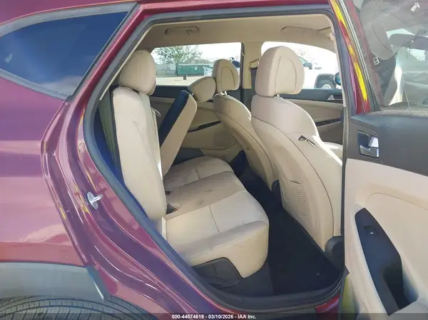 KM8J33A29HU372403 2017 HYUNDAI TUCSON - Image 8