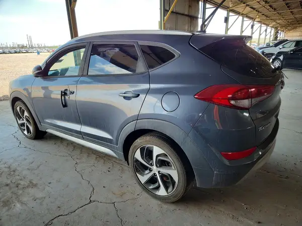 KM8J33A29HU377844 2017 HYUNDAI TUCSON - Image 2