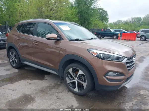 KM8J33A29HU389413 2017 HYUNDAI TUCSON - Image 1